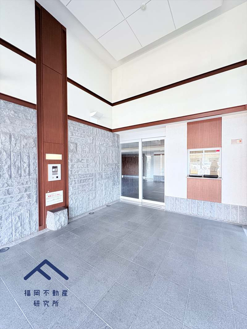 アンピール箱崎のエントランス