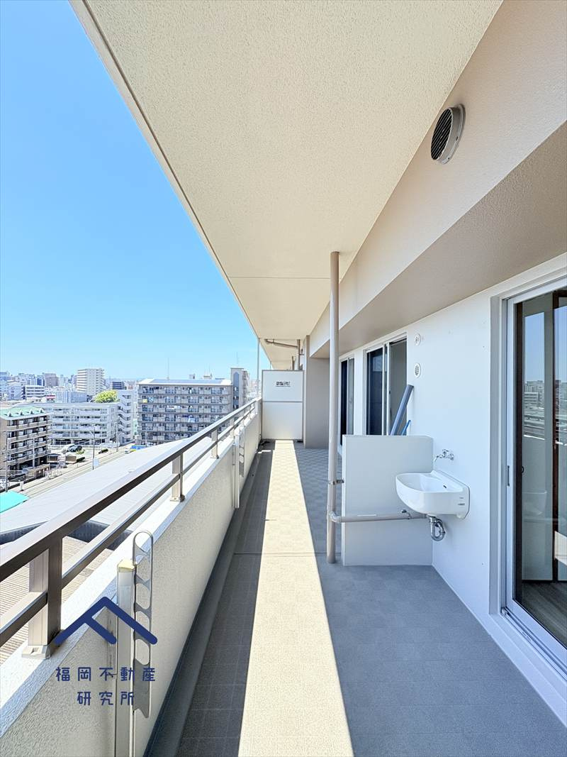 アンピール箱崎のバルコニー