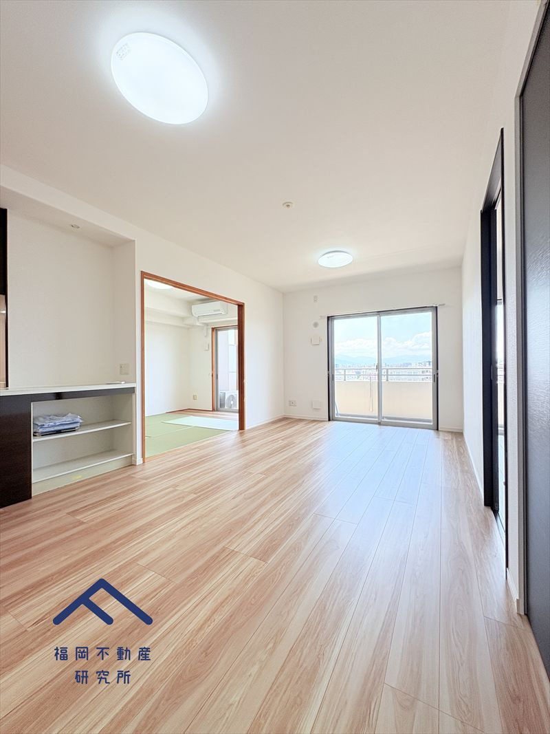 アンピール箱崎の居間・リビング