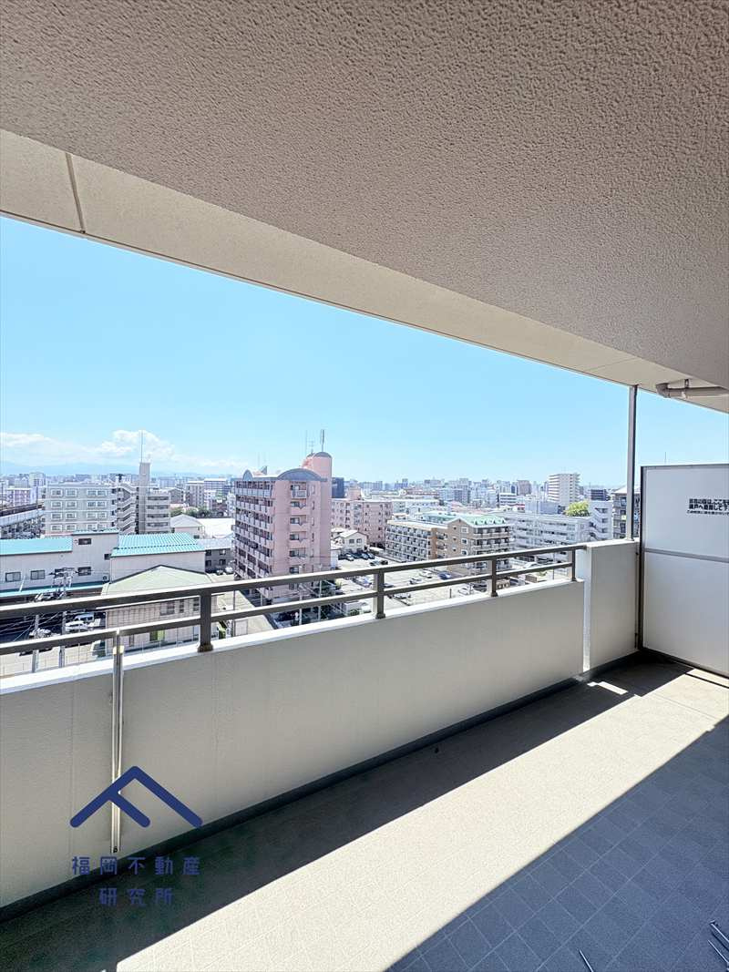 アンピール箱崎のバルコニー