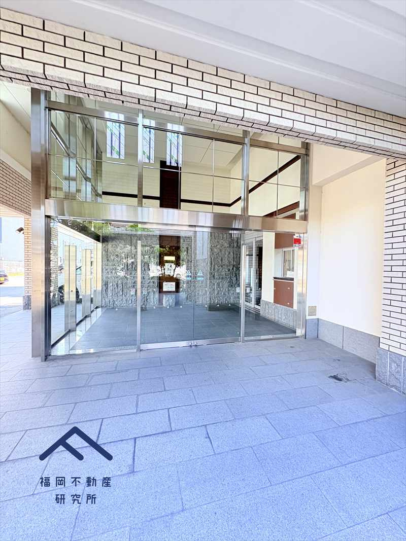 アンピール箱崎のエントランス