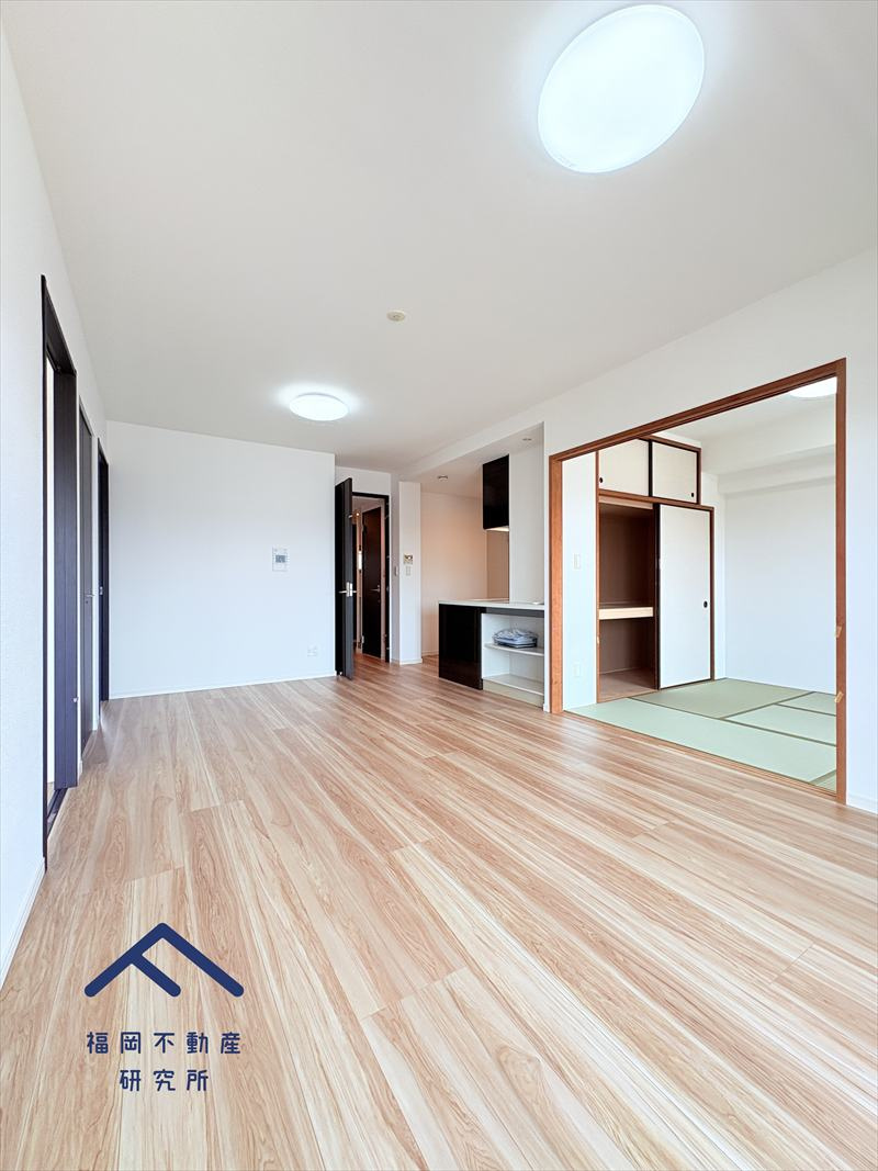 アンピール箱崎の居間・リビング