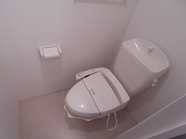 神戸市須磨区車字梨川のアパートのトイレ|ウォッシュレット付トイレ