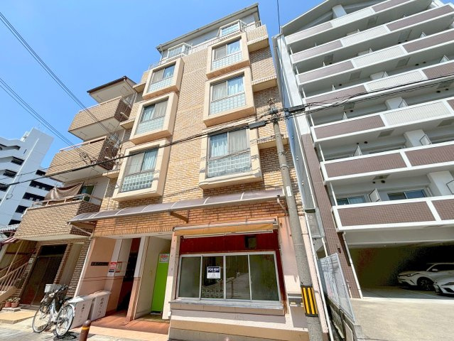 西浦マンションの外観