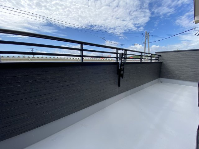 ◆先着申込受付中◆　【錦町花ノ井　1号棟】　お買物環境良好♪のバルコニー|◆1号棟参考プランです◆
洗濯物から布団まで一度にたくさん干せて便利です♪
眺めのよいバルコニーで、あなただけのリラックスタイムを☆