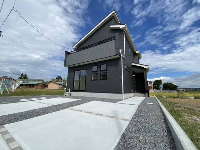 ◆先着申込受付中◆　【錦町花ノ井　1号棟】　お買物環境良好♪の外観|◆1号棟参考プランです◆　落ち着いた色合いの、スタイリッシュでお洒落な新築は気分が上がりますね♪　