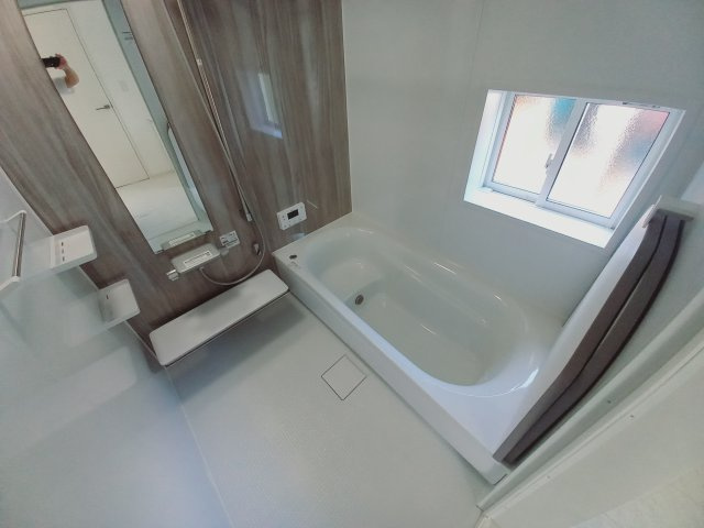 ■□■【錦町花ノ井　4号棟】　生活応援プレゼントキャンペーン実施中！■□■の浴室|◆4号棟参考プランです◆バリアフリー設計なので、小さなお子様からご年配の方まで安心して入浴することができます。　ご家族それぞれの生活リズムに合わせて、いつでも温かいお風呂に入れます。



