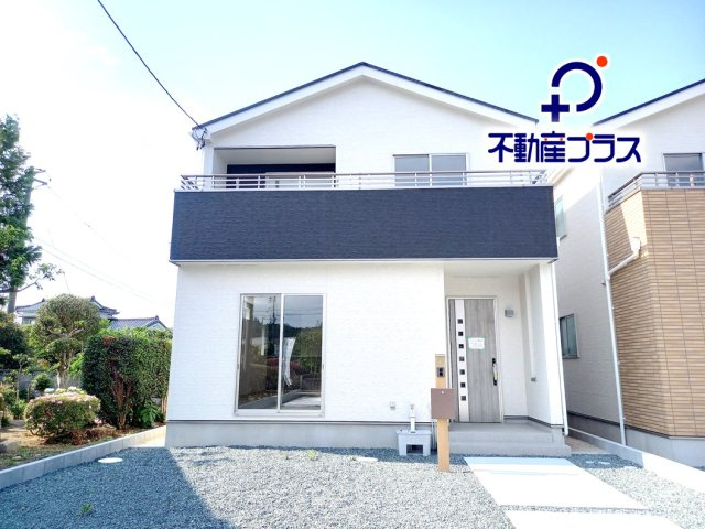 ■□■【錦町花ノ井　4号棟】　生活応援プレゼントキャンペーン実施中！■□■の外観|◆4号棟参考プランです◆　外壁仕上げ材は窯業系サイディング。裏面に付着した汚れが、雨水によって流れ落ちやすい「防汚機能付きサイディング」を採用。外壁の美しさが長持ちします♪