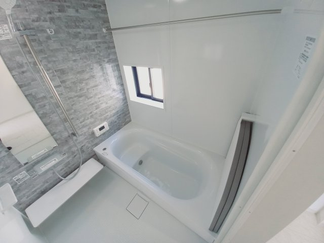 ■□■【錦町花ノ井　4号棟】　生活応援プレゼントキャンペーン実施中！■□■の浴室|◆4号棟参考プランです◆毎日の疲れを癒す広々とした浴室は、足を伸ばしてゆっくりとくつろげます♪　好きな音楽を聴いたり、動画を見たり、半身浴をして　自分だけの癒し時間が楽しめますね！