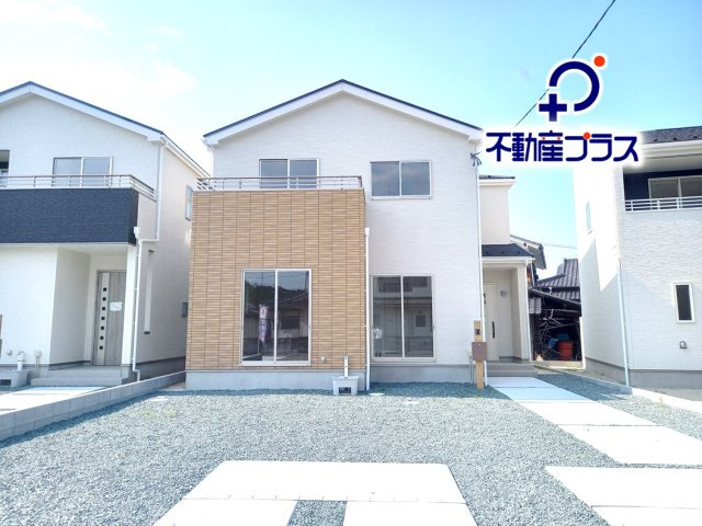 ラスト1棟　◆新生活応援キャンペーン中！　泉もえぎ台　2号棟　オール電化新築建売住宅☆・。の前面道路含む現地写真|同施工　外観の写真です！！　外壁仕上げ材は窯業系サイディング。裏面に付着した汚れが、雨水によって流れ落ちやすい「防汚機能付きサイディング」を採用。外壁の美しさが長持ちします♪