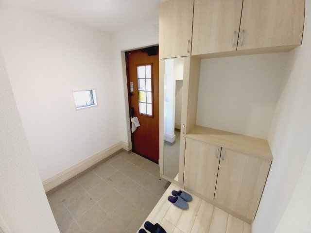 【泉もえぎ台　4号棟】　南向きの新築分譲住宅全4棟！の玄関|ご成約の方に選べる家電プレゼントキャンペーン実施中です♪
あると嬉しい家電が揃っています！さらにお選び頂いた商品にプラスして「美味しいパンが焼けるアラジンのトースター」をお付けします！期間限定(^^♪