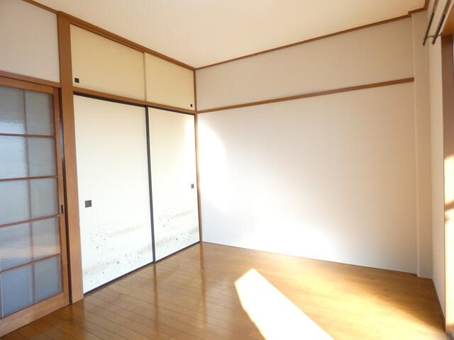 美好マンションの寝室