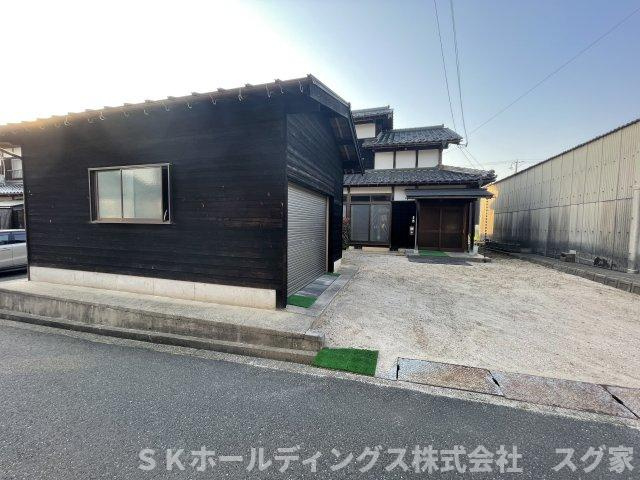 京都府京丹後市網野町島津 中古戸建の外観|シャッターつきガレージ
