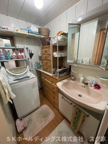 福知山市下天津の独立洗面台|独立洗面台で身支度をすべて済ませてしまいましょう