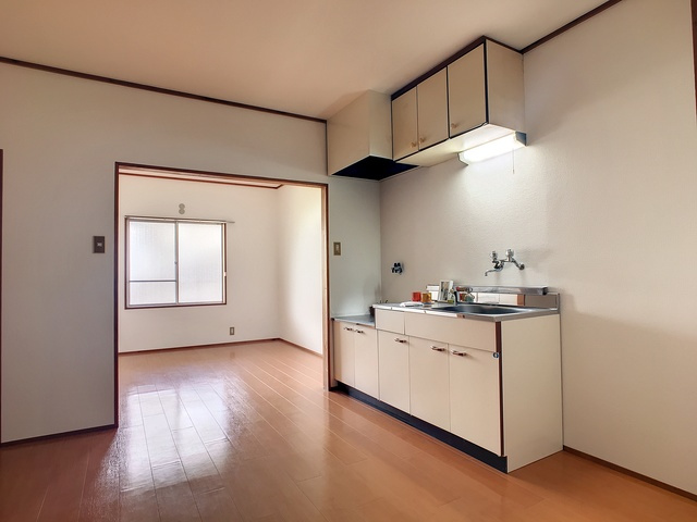 直方市大字植木のアパートの居間・リビング