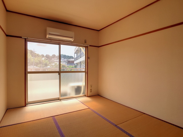 直方市大字植木のアパートの和室