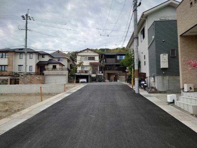 【前面道路含む現地写真】 | 山科区北花山市田町　新築戸建