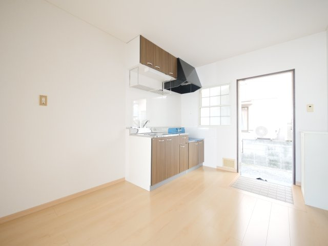 サンコート芳泉Ａ棟の居間・リビング