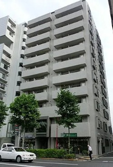 【外観】 | 鉄骨鉄筋コンクリート造のがっちりとした建物。