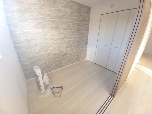 ◇内郷高坂町　2期　自慢したくなる、ハイセンスなデザイン♪　◇の居間・リビング|同施工◆リビングの写真です◆　広いリビングで家族や友人と共に、ゆったりと快適に過ごせますね♪　インテリアもバリエーション豊かに楽しめます☆　