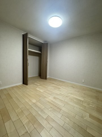 【価格改定】乙訓郡大山崎町円明寺鳥居前の洋室|２階洋室約6.1帖