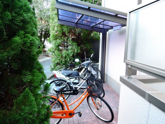 コンフォート茜の駐車場