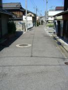 中須賀町2丁目　売土地の前面道路含む現地写真