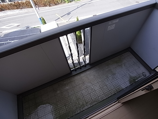 神戸市北区谷上南町のアパートのバルコニー