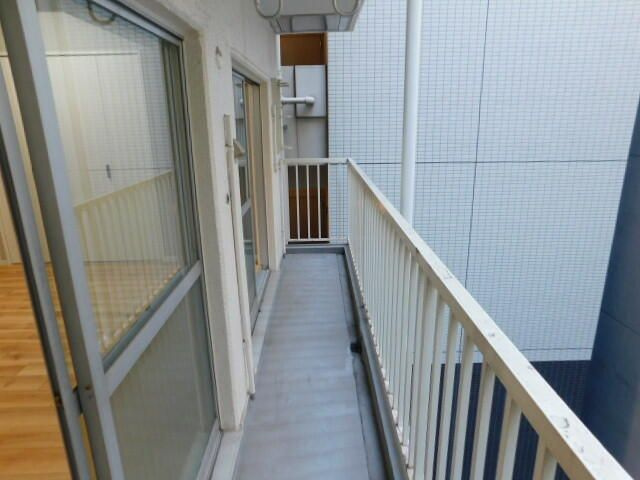 ワコー東日本橋マンションのバルコニー