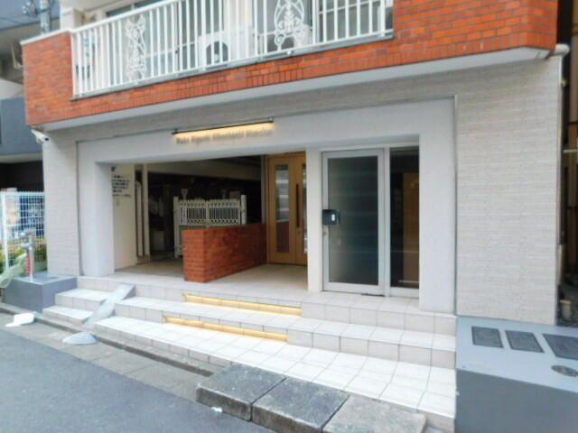 ワコー東日本橋マンションのエントランス