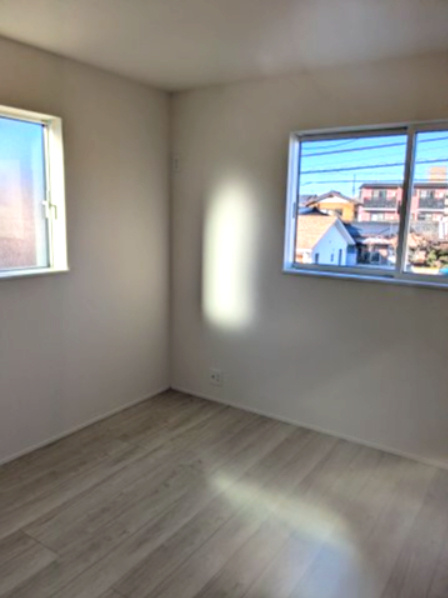 LIGNAGE並榎町24－1期の洋室|2面採光の洋室。