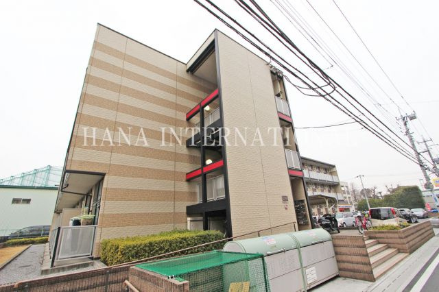 レオパレスブルージュの外観