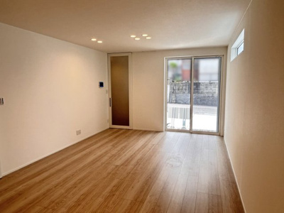 【居間・リビング】 | 四日市市大谷台1丁目　建売分譲住宅２号棟