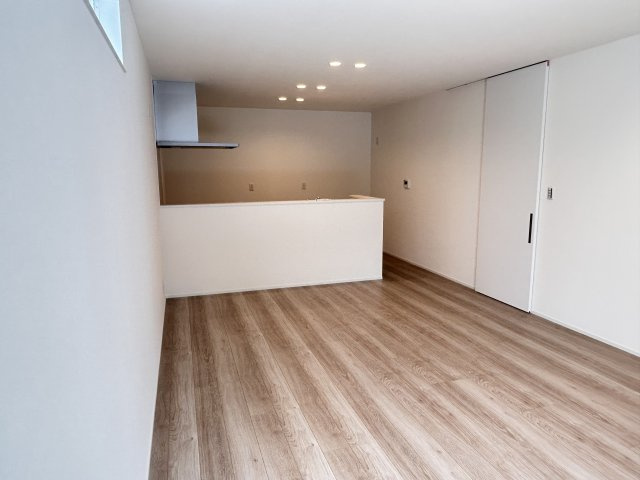 【居間・リビング】 | 四日市市大谷台1丁目　建売分譲住宅２号棟