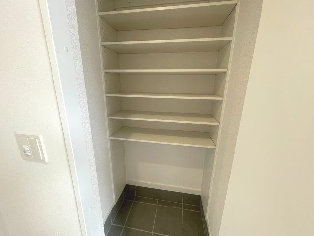 佐伯区皆賀１丁目　№35912の収納|シューズインクローク