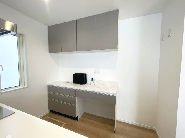 佐伯区皆賀１丁目　№35912のその他|キッチンと同色の
カップボード付き