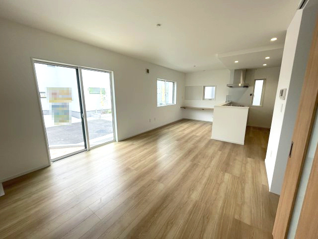 佐伯区皆賀１丁目　№35912の居間・リビング|18.1帖の広々ＬＤＫ
ゆとりある空間です。