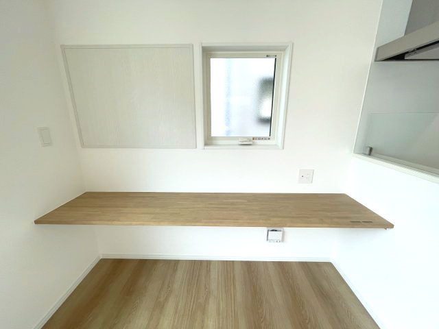 佐伯区皆賀１丁目　№35912のその他|リビングカウンター
お子様のお勉強や
PC作業に最適です。