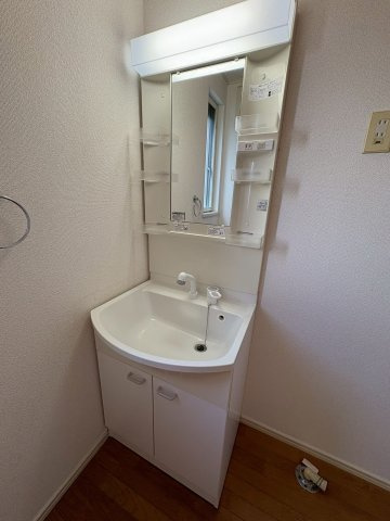 クレールの洗面所|ゆったりとスペースのある洗面所