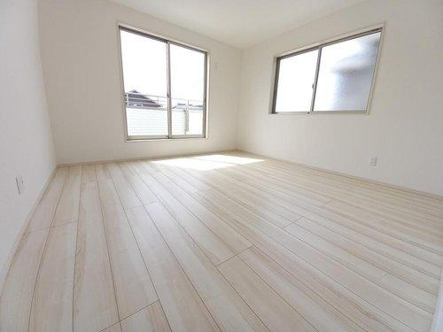 ◆新生活応援キャンペーン中！　小名浜林城　2号棟　オール電化新築建売住宅☆・。のその他|同施工：居室の写真です。使い勝手の良い間取りなので、ご家族の状況の変化にも耐えられますね。　木の温もりがナチュラルでくつろげる空間ですね。