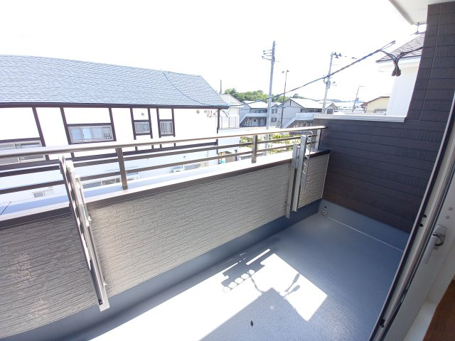 ◇平下平窪　6期　全4棟／2号棟　いわき駅まで車で9分♪◇のバルコニー|同施工◆バルコニーの写真です◆　
洗濯物から布団まで一度にたくさん干せて便利です♪
