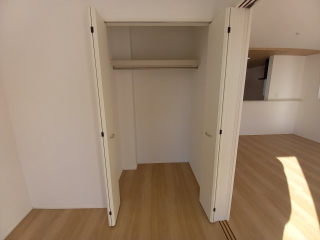 ◇泉町下川　3期　全5棟　1号棟　新生活応援キャンペーン実施中◇のその他|同施工◆収納スペースの写真です◆　衣類やカバンなどたっぷりと収納可能です！生活感のあるものを隠して置けるからお部屋をスッキリと見せやすいです。





