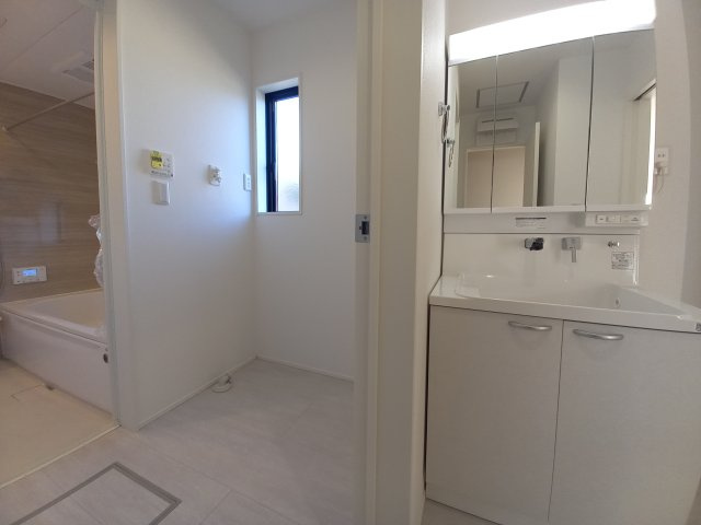 ◇泉町下川　3期　全5棟　1号棟　新生活応援キャンペーン実施中◇の洋室|同施工◆居室の写真です◆　充分な広さの収納を備え、採光良好な洋室は、快適空間。プライベートの時間もゆったりお寛ぎ頂けそうです。

