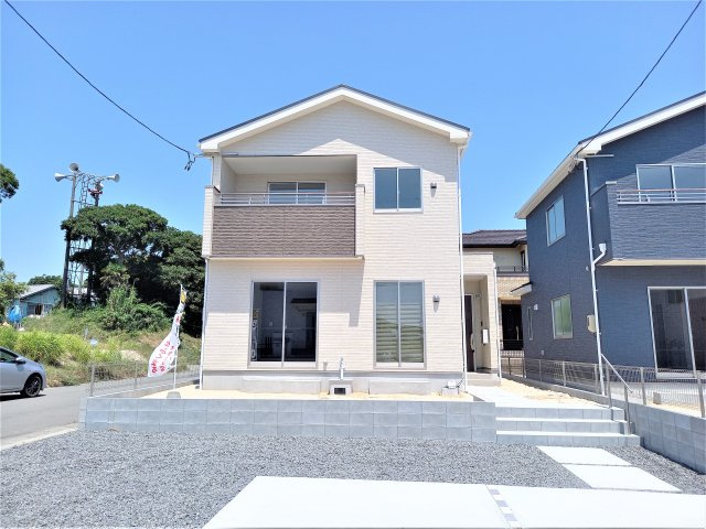 ◇泉町下川　3期　全5棟　1号棟　新生活応援キャンペーン実施中◇の外観|同施工◆現地写真です◆
一緒に理想の住まいを見つけましょう！（＾＾）
お住まいの相談だけでなく、地域の事についても是非お気軽に尋ねてください！
お問い合わせは不動産プラスまで☆

