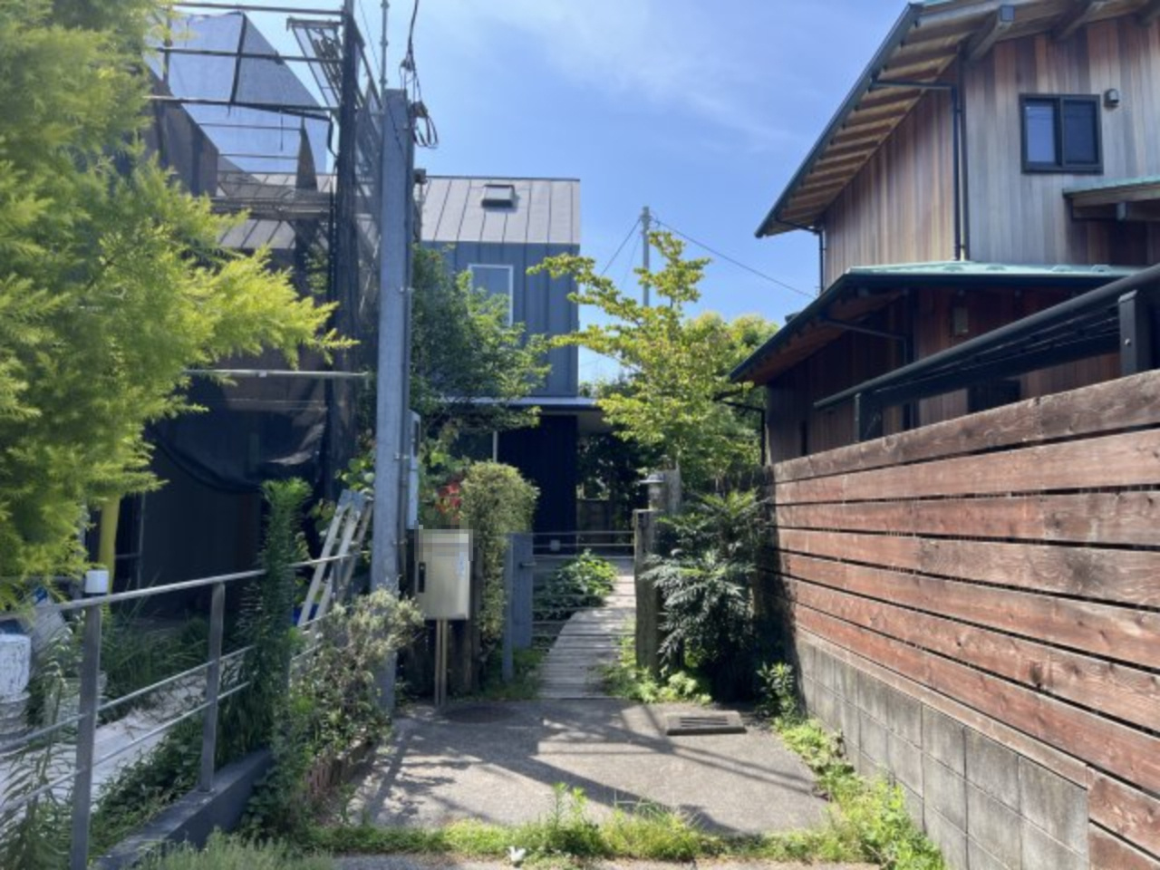 鎌倉駅まで徒歩９分の閑静な住宅街にある