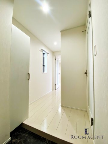 ロイヤルレジデンス高畑の玄関