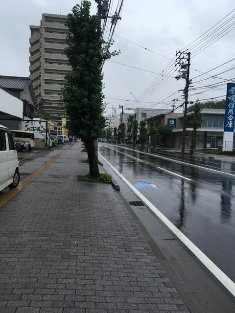 宮西町　売土地の前面道路含む現地写真