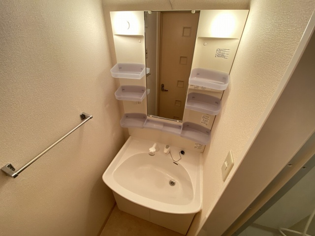 神戸市兵庫区松原通３丁目のアパートの洗面所