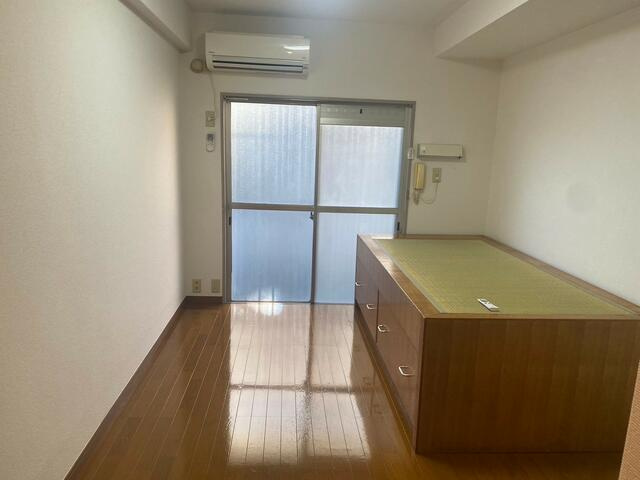 別号室の写真を使用しています