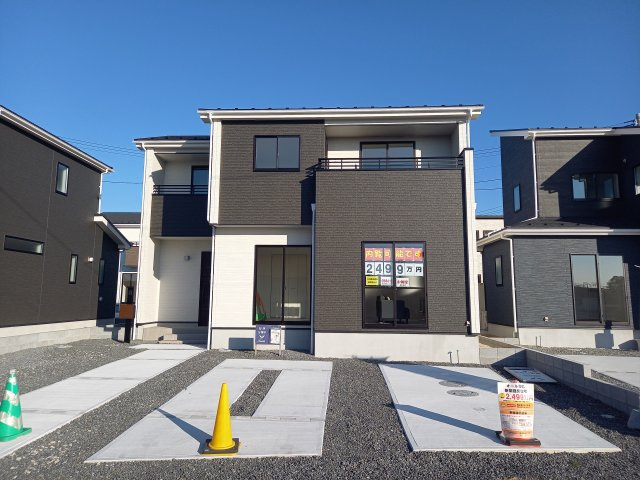 ◇泉町下川　3期　全5棟　4号棟　◇お子様がいる家庭にオススメな物件です☆の外観|同施工◆外観の写真です◆　
過ごす時間が長いからこそ家族との繋がりが感じられるお家！　にぎやかな声で日々の会話も弾む楽しい空間となります。家に帰宅するのがより一層楽しみになりますね♪
